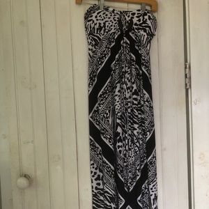 Black and white strapless summer dress
